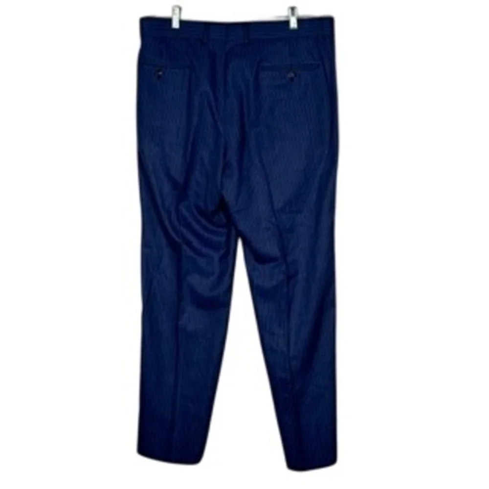 Beverly Hills Polo Club Mens‎ 42R, 36W Blue Pinstripe Suit Classic Business Wool